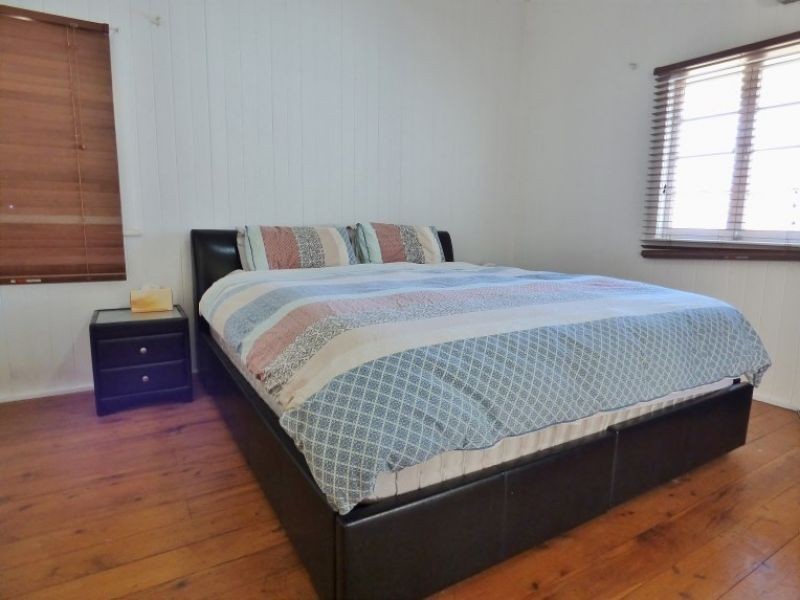 12 Middle Street, Chinchilla QLD 4413