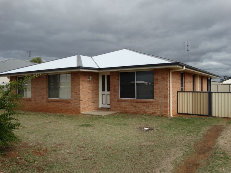 52 Windmill Road, Chinchilla QLD 4413