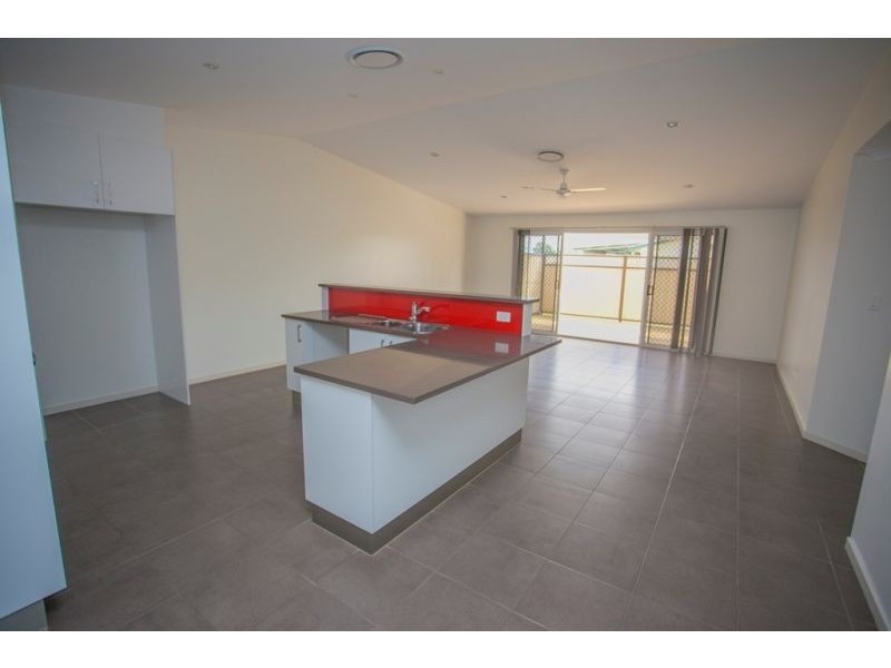 3, 4, 5 & 6/22 Pine Street, Miles QLD 4415