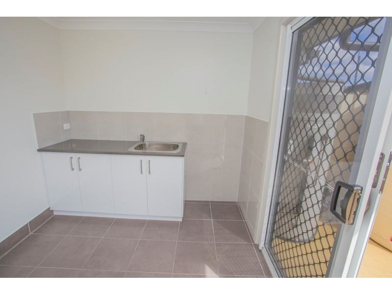 3, 4, 5 & 6/22 Pine Street, Miles QLD 4415