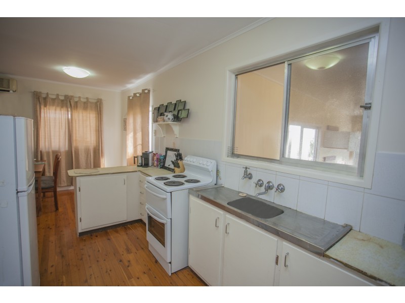28 Claydon Street, Chinchilla QLD 4413