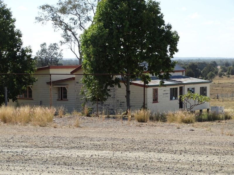 690 ACRES – 27486 Warrego Highway, Chinchilla QLD 4413