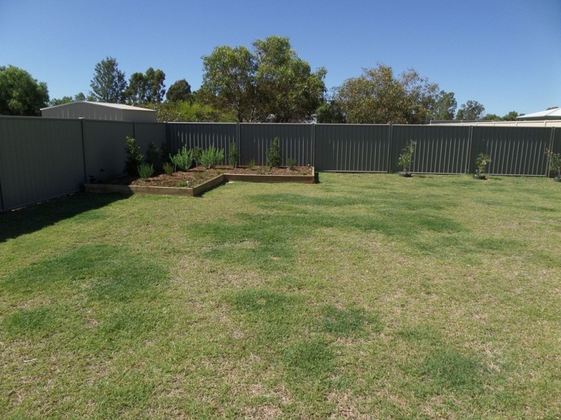 19 Sommerfeld Cres, Chinchilla QLD 4413