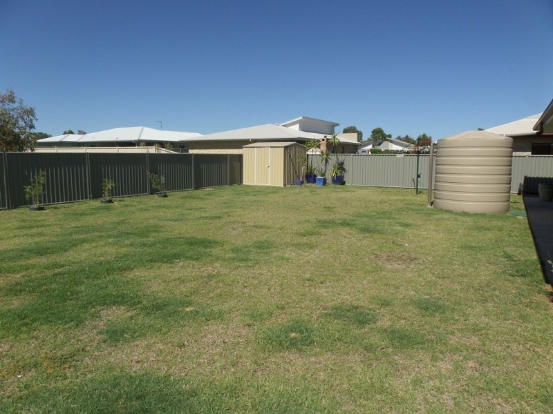 19 Sommerfeld Cres, Chinchilla QLD 4413