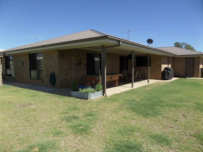 19 Sommerfeld Cres, Chinchilla QLD 4413