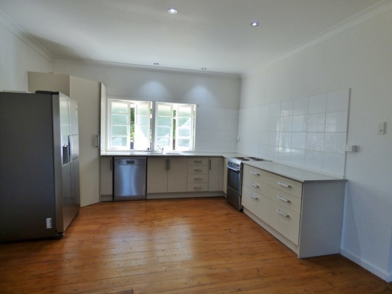 12  Middle Street, Chinchilla QLD 4413