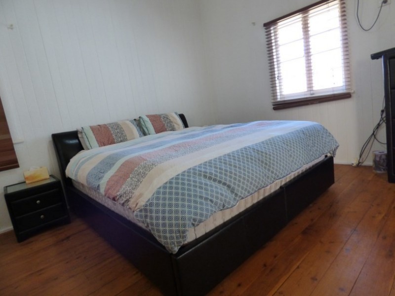 12  Middle Street, Chinchilla QLD 4413