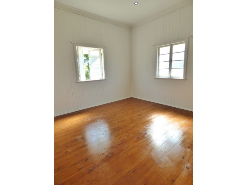 12  Middle Street, Chinchilla QLD 4413