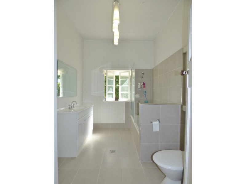 12  Middle Street, Chinchilla QLD 4413