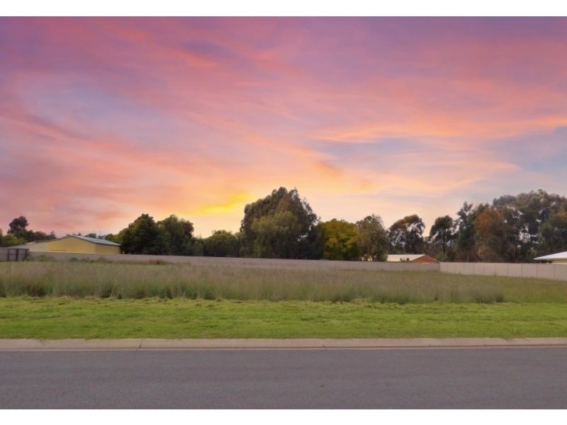 13 Parker Place, Chinchilla QLD 4413