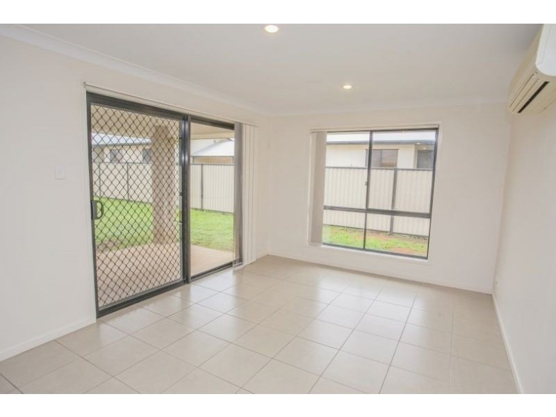 50 Windmill Road, Chinchilla QLD 4413