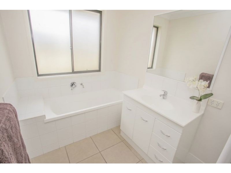 50 Windmill Road, Chinchilla QLD 4413