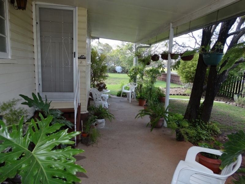 31 Lytton Street, Warra QLD 4411
