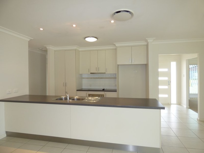 11 Sommerfeld Crs, Chinchilla QLD 4413