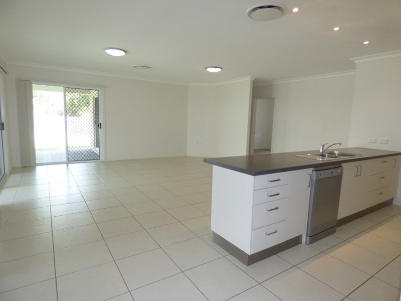 11 Sommerfeld Crs, Chinchilla QLD 4413