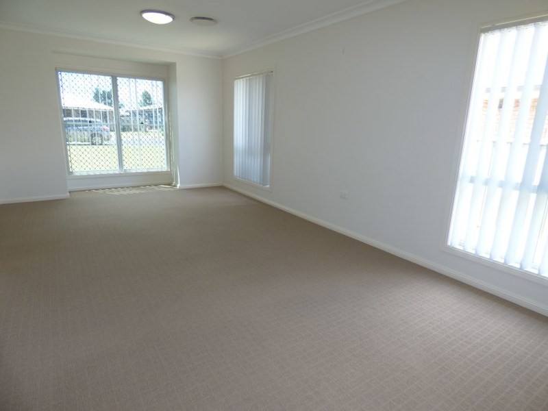 11 Sommerfeld Crs, Chinchilla QLD 4413