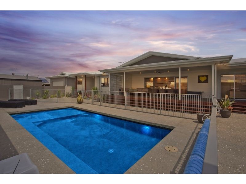 1,579m2 Hideaway in Sommerfeld Crescent, Chinchilla QLD 4413