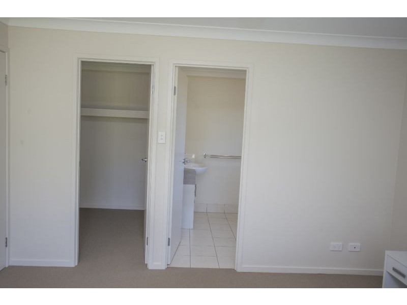 64 Mackie Street, Chinchilla QLD 4413