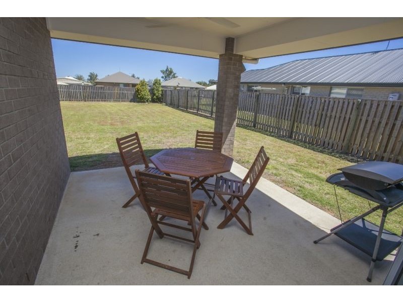 64 Mackie Street, Chinchilla QLD 4413
