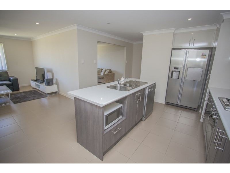 64 Mackie Street, Chinchilla QLD 4413