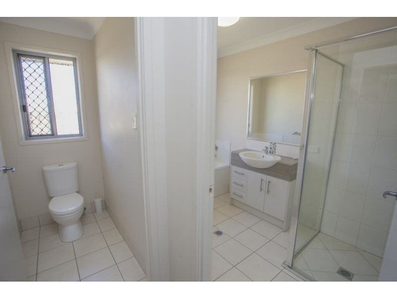 64 Mackie Street, Chinchilla QLD 4413