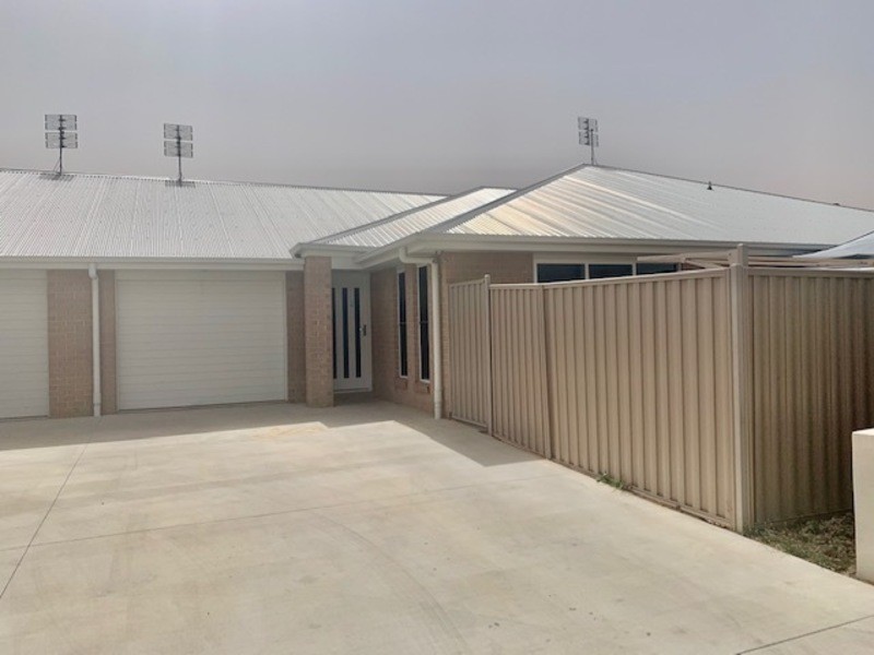 2/2 Moore Court, Chinchilla QLD 4413