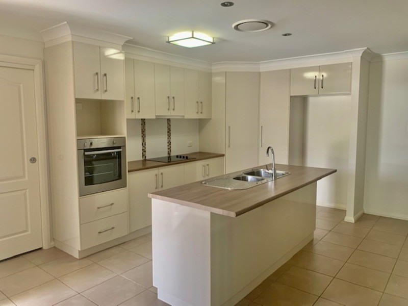 2/2 Moore Court, Chinchilla QLD 4413