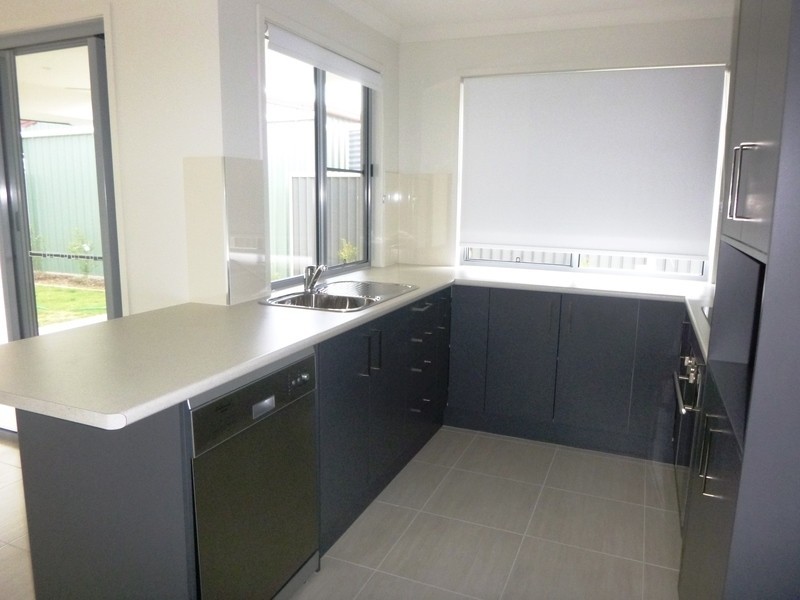 2/28 Evans St, Chinchilla QLD 4413