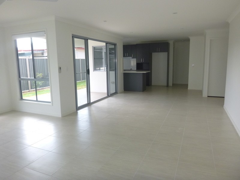 2/28 Evans St, Chinchilla QLD 4413