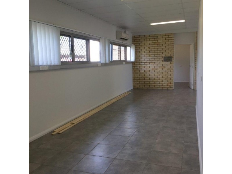 2/19 Bell St, Chinchilla QLD 4413