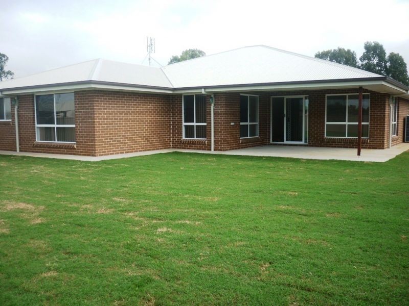 42 Sommerfeld Crescent, Chinchilla QLD 4413