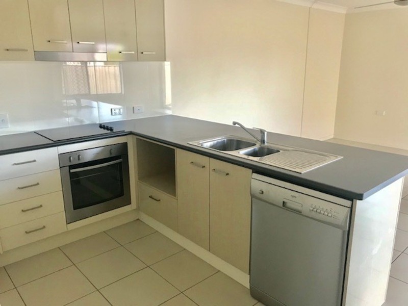 2/15 Ellem Drive, Chinchilla QLD 4413