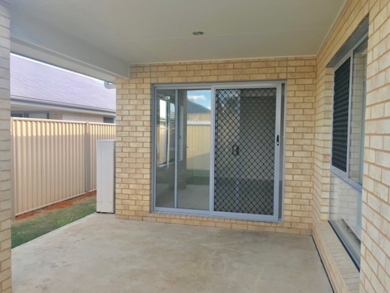 2/15 Ellem Drive, Chinchilla QLD 4413