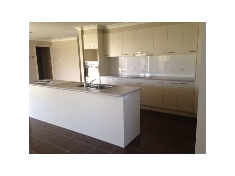 36 Sommerfeld Crescent, Chinchilla QLD 4413