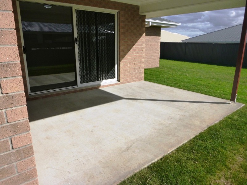 108 Windmill Road, Chinchilla QLD 4413