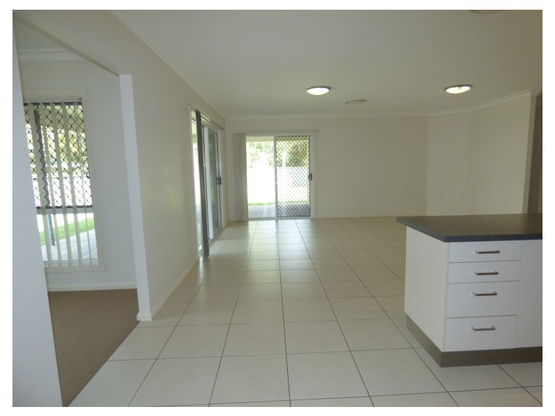 11 Sommerfeld Crs, Chinchilla QLD 4413