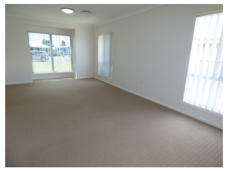 11 Sommerfeld Crs, Chinchilla QLD 4413