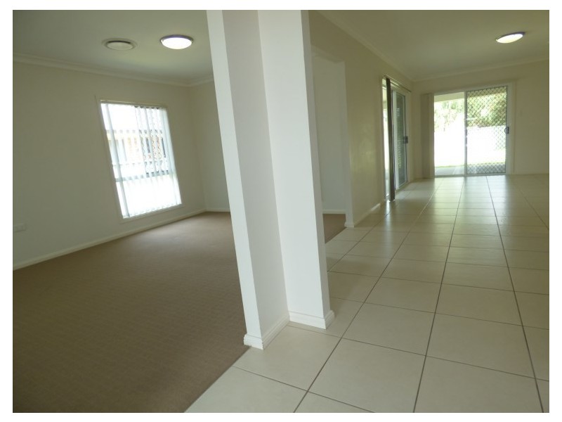 11 Sommerfeld Crs, Chinchilla QLD 4413
