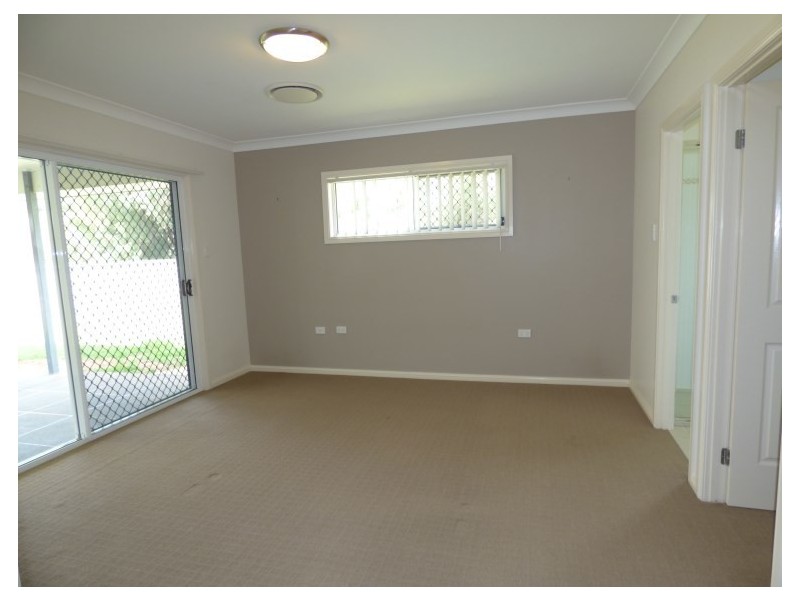 11 Sommerfeld Crs, Chinchilla QLD 4413
