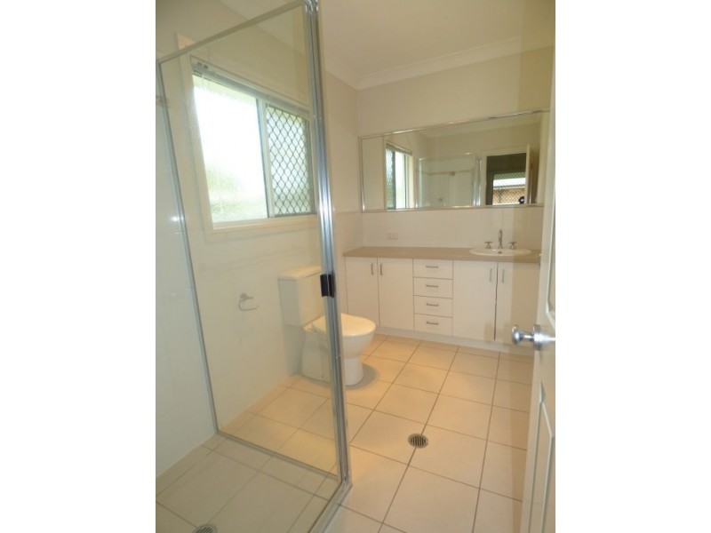 11 Sommerfeld Crs, Chinchilla QLD 4413