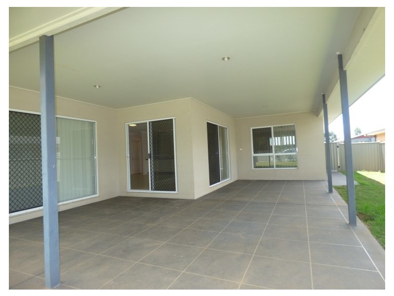 11 Sommerfeld Crs, Chinchilla QLD 4413