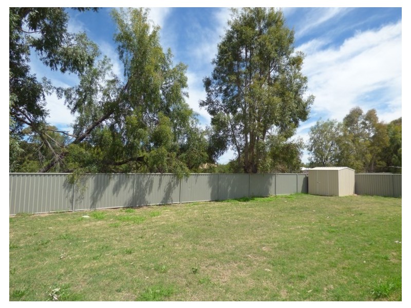 11 Sommerfeld Crs, Chinchilla QLD 4413