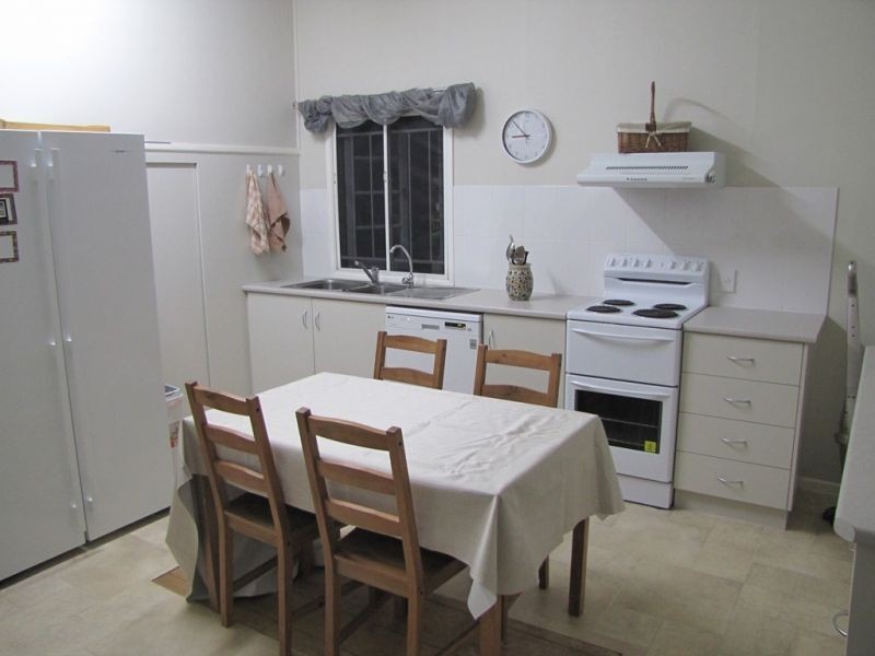 42 Oak Street, Chinchilla QLD 4413