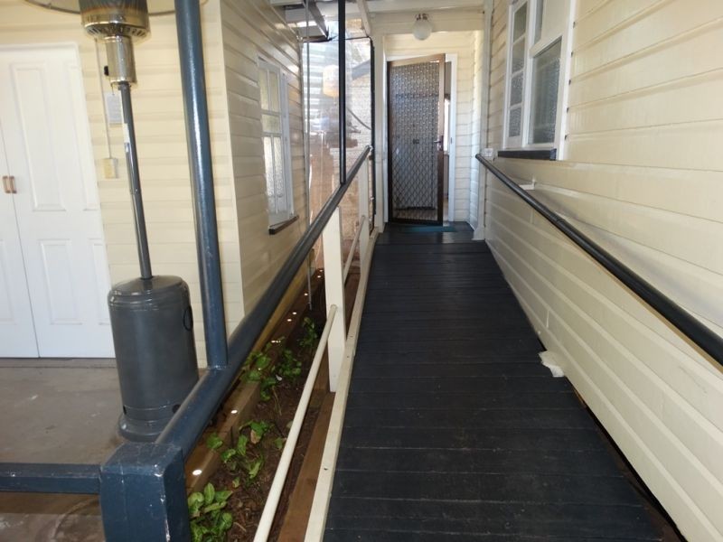 42 Oak Street, Chinchilla QLD 4413