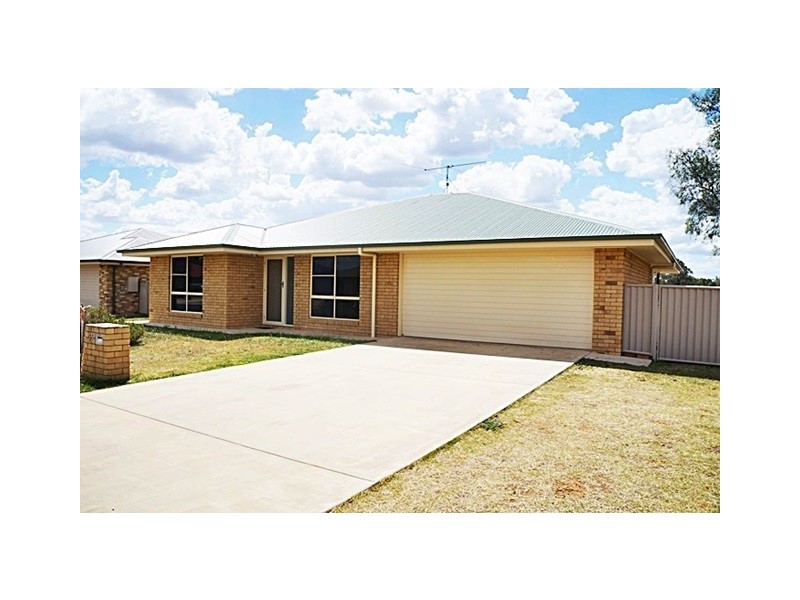 33 Sheridan Street, Chinchilla QLD 4413