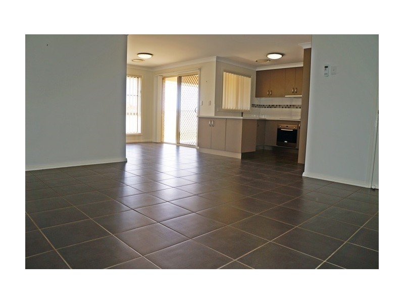 33 Sheridan Street, Chinchilla QLD 4413