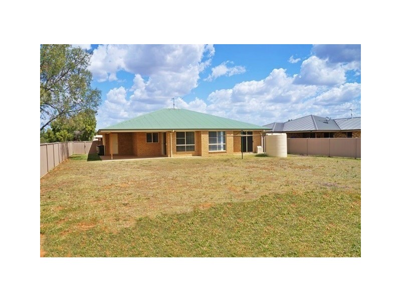 33 Sheridan Street, Chinchilla QLD 4413