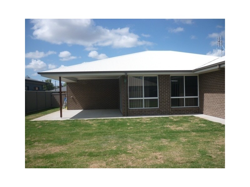 14 Sommerfeld Crescent, Chinchilla QLD 4413