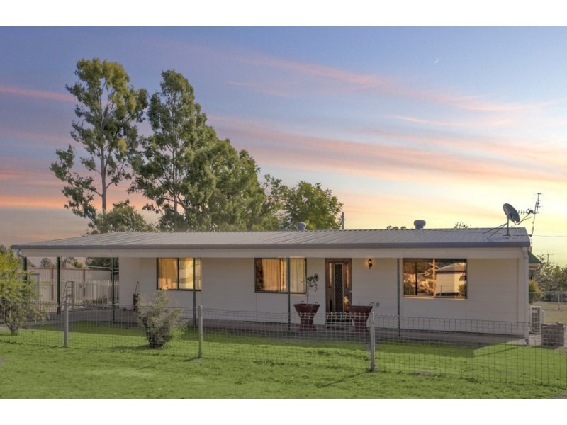 84e Boyd Street, Chinchilla QLD 4413