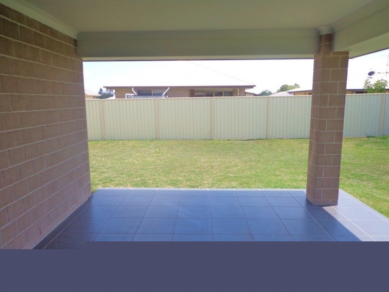 99 Zeller Street, Chinchilla QLD 4413